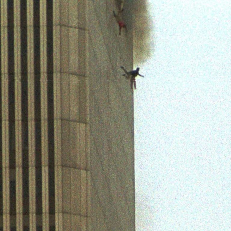 The Falling Man la historia tras la icónica foto del hombre cayendo de