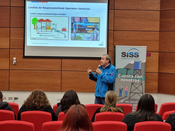 En Linares: Capacitan en administración de Servicios Sanitarios Rurales a personal administrativo y dirigentes