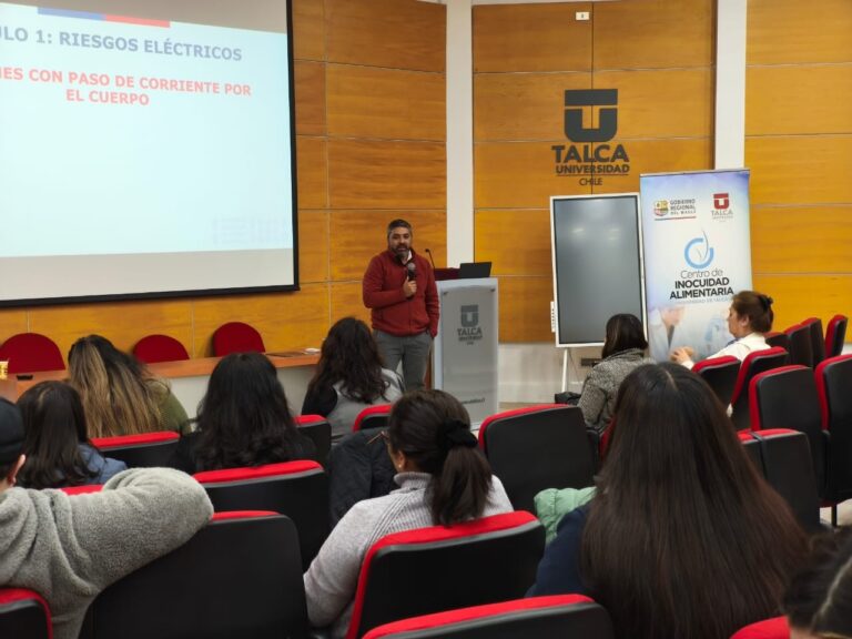 En Curicó capacitan a operadores de servicios sanitarios rurales para mejorar gestión en agua potable y saneamiento rural