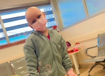 Niña de 6 años con cáncer necesita apoyo para continuar costoso tratamiento en el extranjero