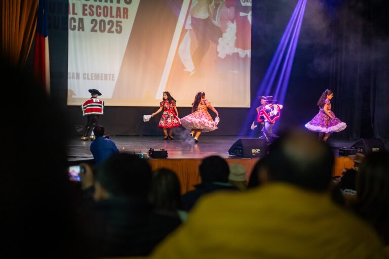 Campeonato escolar comunal de cueca reunió a estudiantes en San Clemente