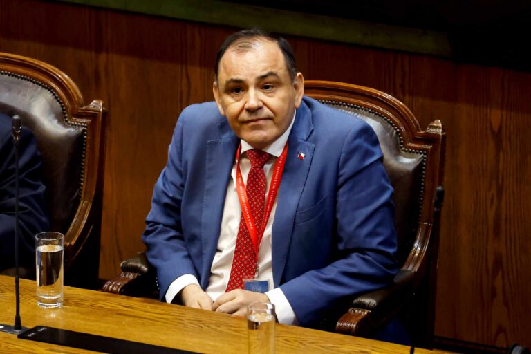 Acusación Constitucional aprobada: Senado destituye a ministro Antonio Ulloa por vínculos con Luis Hermosilla