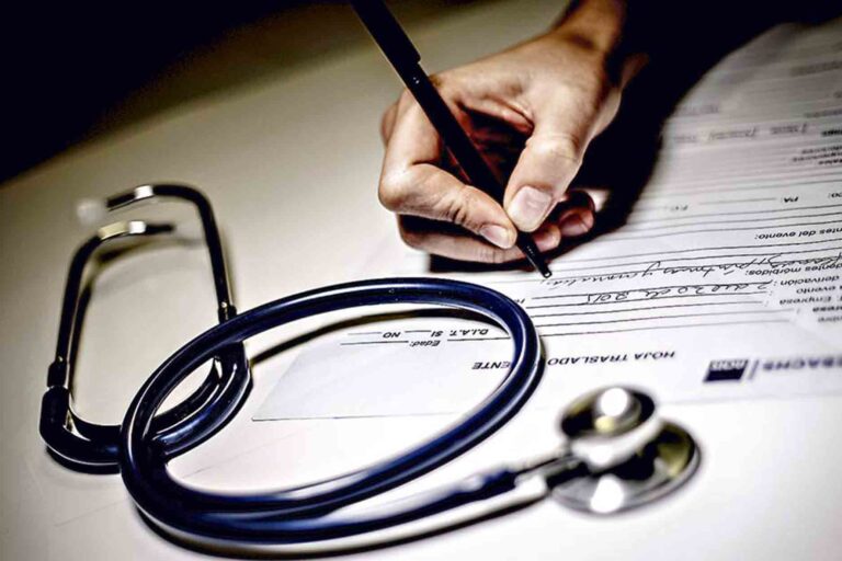 Podrán pedir datos al SII, PDI y fotos en redes: Suseso actualiza normativa ligada a licencias médicas