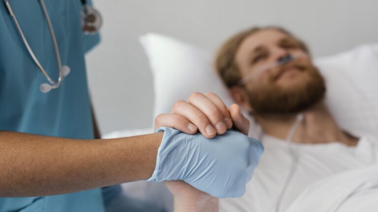 Desde diciembre, GES cubre tratamiento para tabaquismo, depresión y cirrosis