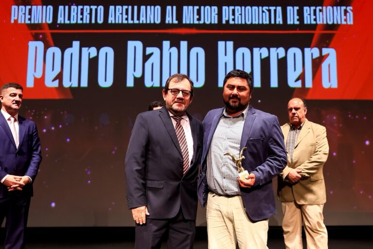 Talquino Pedro Pablo Herrera gana premio como Mejor Periodista Deportivo de Regiones 2025
