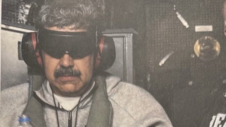 Donald Trump publica foto de Nicolás Maduro capturado tras operación en Venezuela