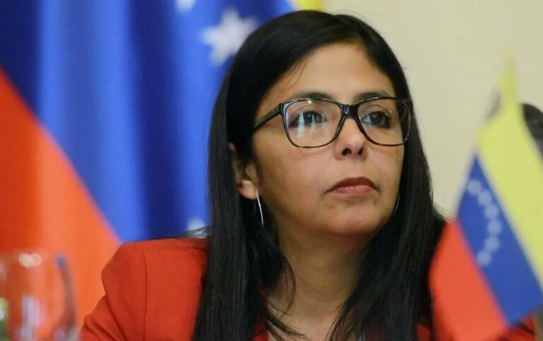 Vicepresidenta Delcy Rodríguez reafirma a Nicolás Maduro como único presidente y exige su liberación inmediata