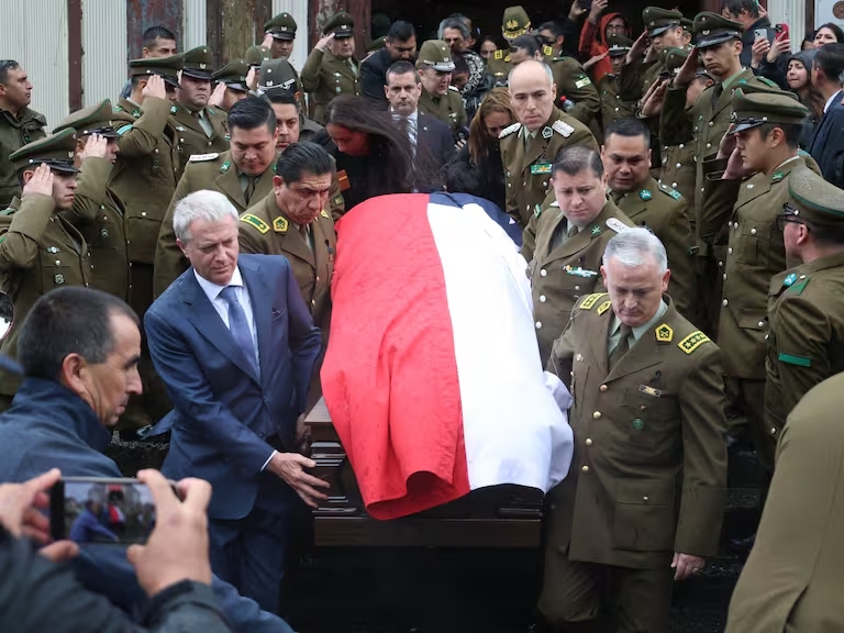 Presidente José Antonio Kast viaja para despedir a uniformado Javier Figueroa con máximos honores policiales
