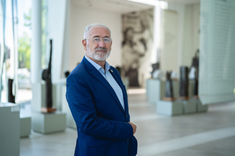 TRICEL confirma a Arcadio Cerda como nuevo rector de la Universidad de Talca