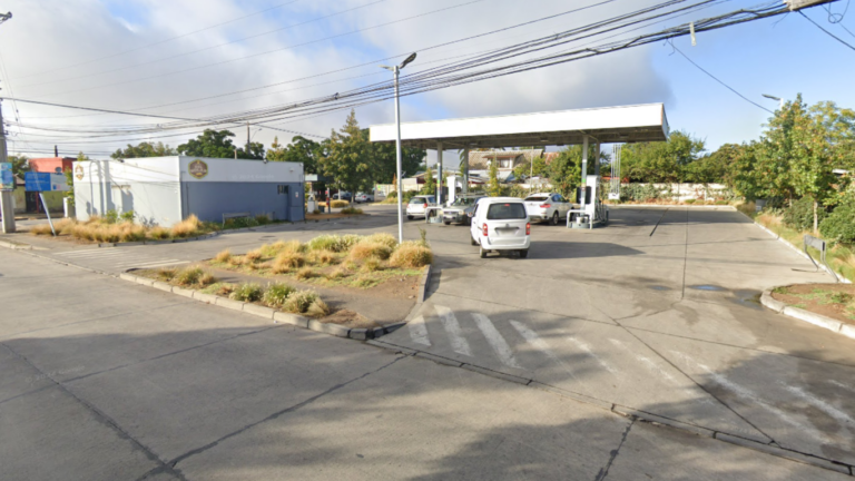 Violento asalto a bencinera en Talca deja a trabajador baleado
