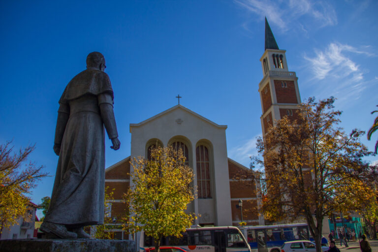 Talca conmemora 60 años del legado de Monseñor Larraín con romería y misa: revisa cuándo, dónde y a qué hora