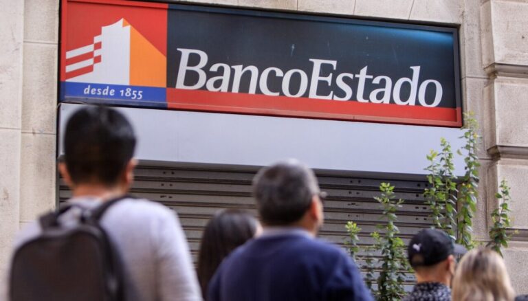 Clientes reportan dinero desaparecido en cuentas de BancoEstado