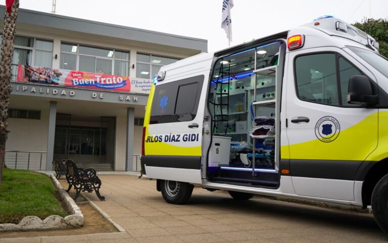San Javier presenta su primera ambulancia para la atención primaria de salud