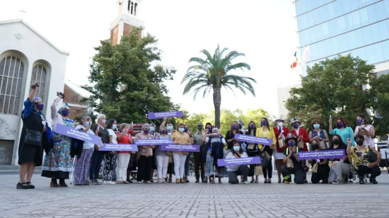 Gobernadora Regional lideró vigilia en memoria de las mujeres víctimas de femicidio