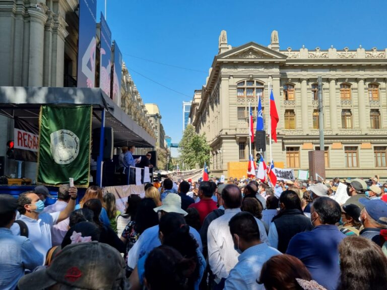 Agricultores del Maule y otras regiones se manifestaron hoy frente a la Convención