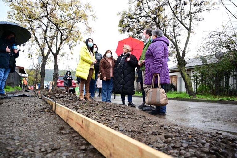 Se inició millonario proyecto de reparación de veredas en Talca