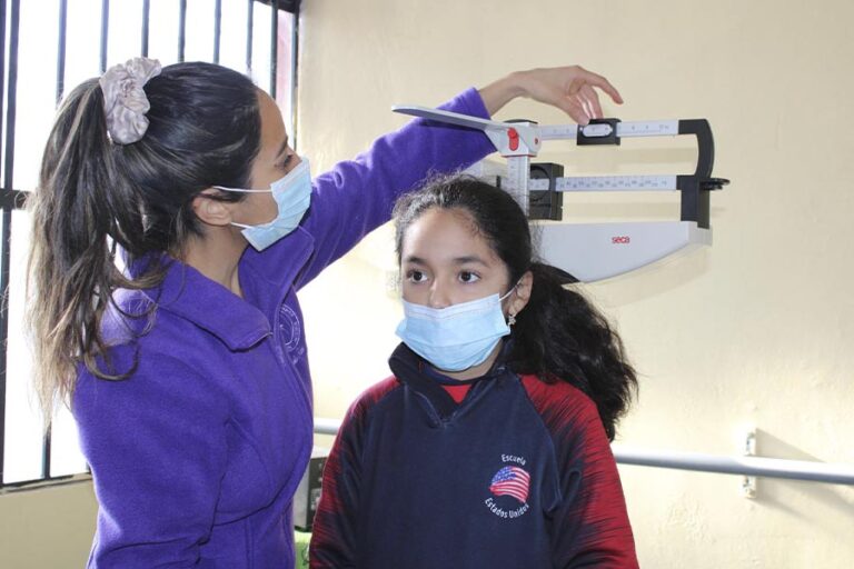 Curicó: Expertos UCM acompañarán por cinco meses la alimentación de estudiantes de escuelas rurales de la comuna