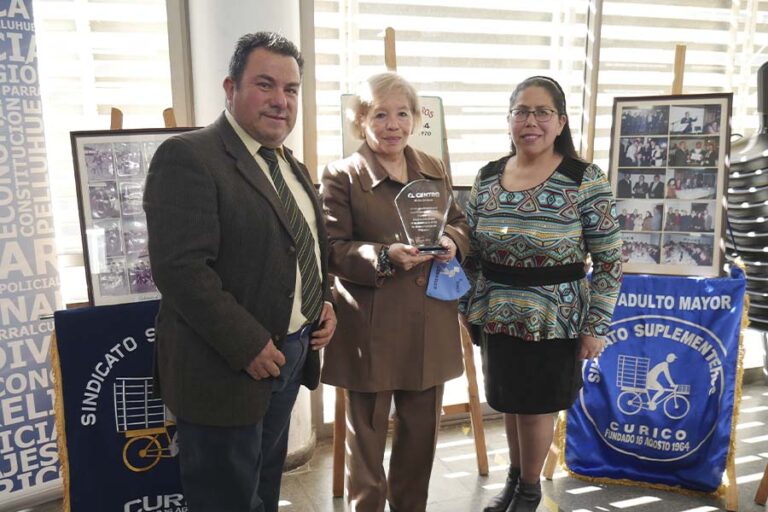 El Centro saludó al sindicato de suplementeros de Curicó en su 58° aniversario