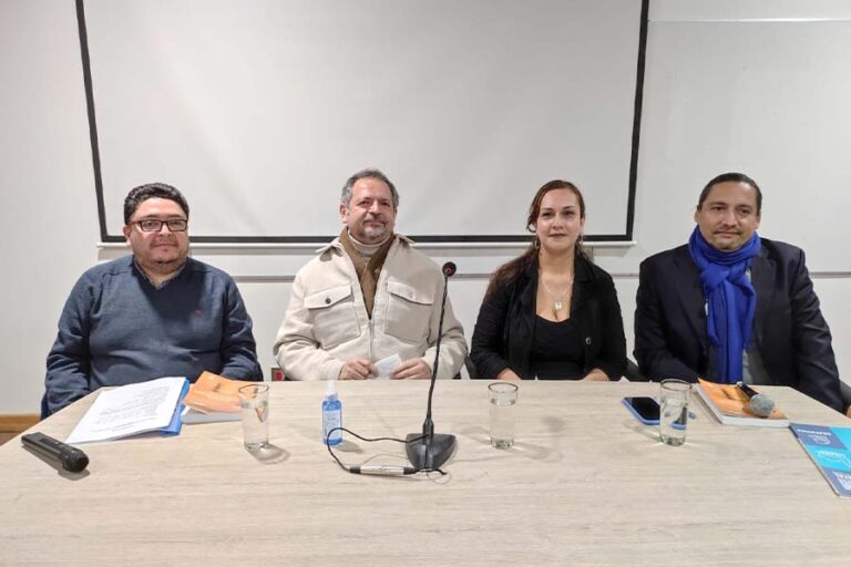 Eric Eduardo Palma presentó su 13° libro en Linares