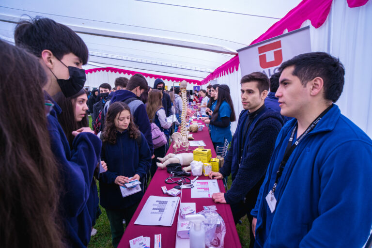 UTalca realiza exitoso “Abre Puertas” presencial como parte de su campaña de admisión 2023