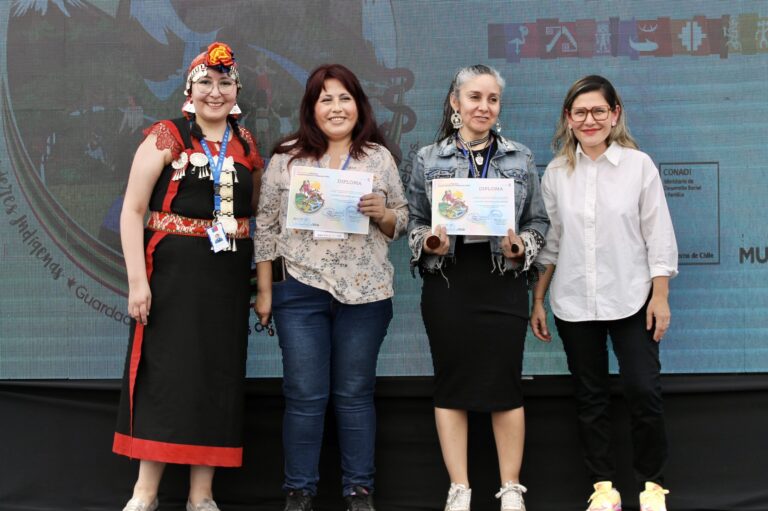 Emprendedora de San Javier recibe reconocimiento por su aporte a la cultura mapuche