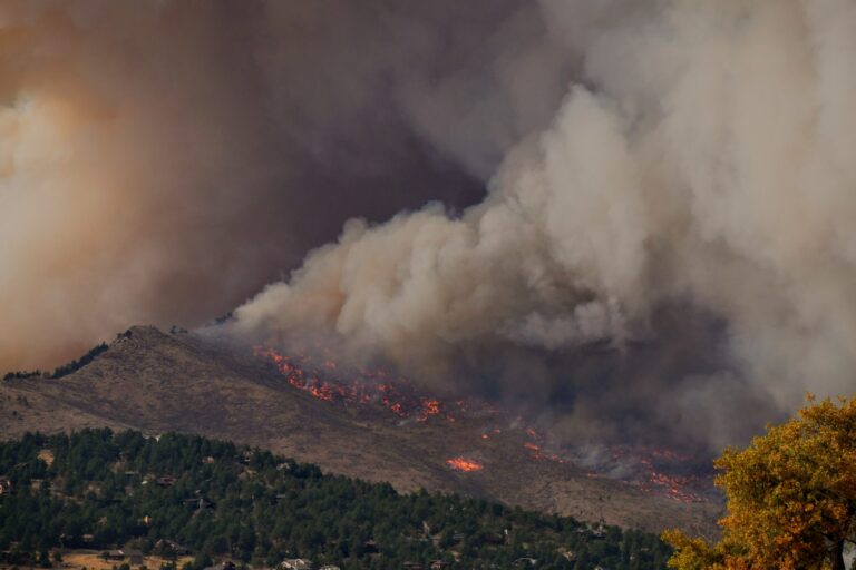 Experto adelanta intensas olas de calor e incendios forestales de alta propagación