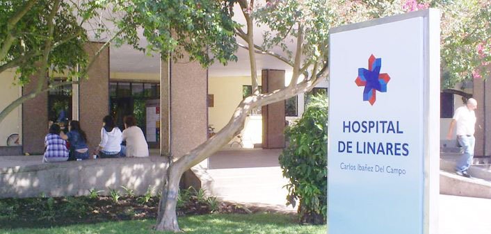 Linares: Funcionarios de la salud se manifestaron en el frontis del Hospital