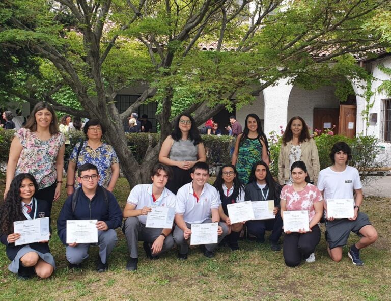 Alumnos de tres establecimientos maulinos participaron de las Olimpiadas de Química UMCE 2022