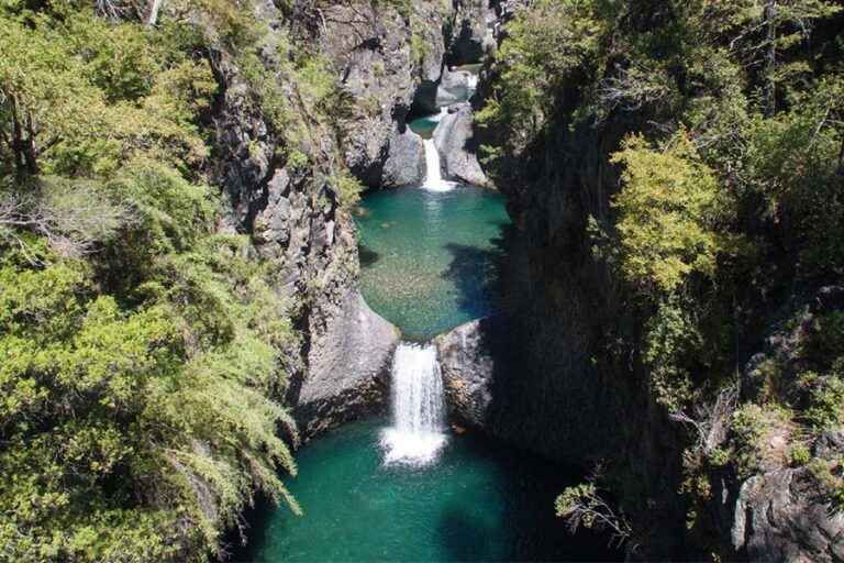 El Parque Nacional Radal Siete Tazas es una excelente opción para conectarse con la naturaleza en la Región del Maule