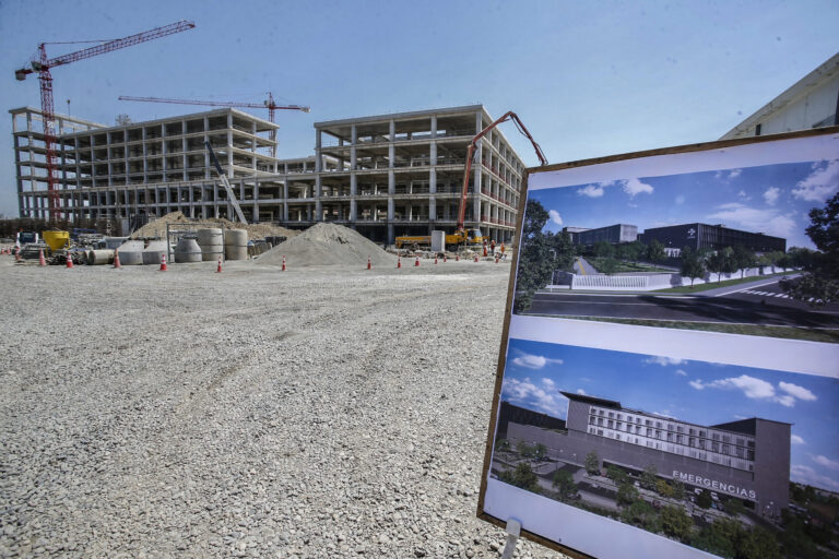 Luz verde para el hospital de Linares: obras de construcción se reanudarán