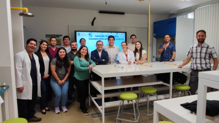 Docentes de educación media conocieron innovaciones de nanomedicina y biotecnología