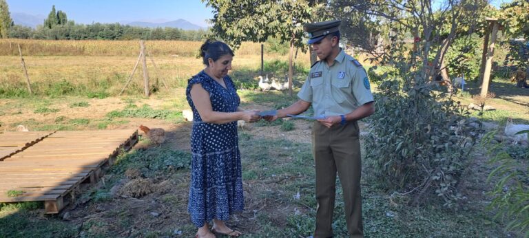 Carabineros de Linares realizó campaña de prevención para informar a los vecinos sobre la gripe aviar