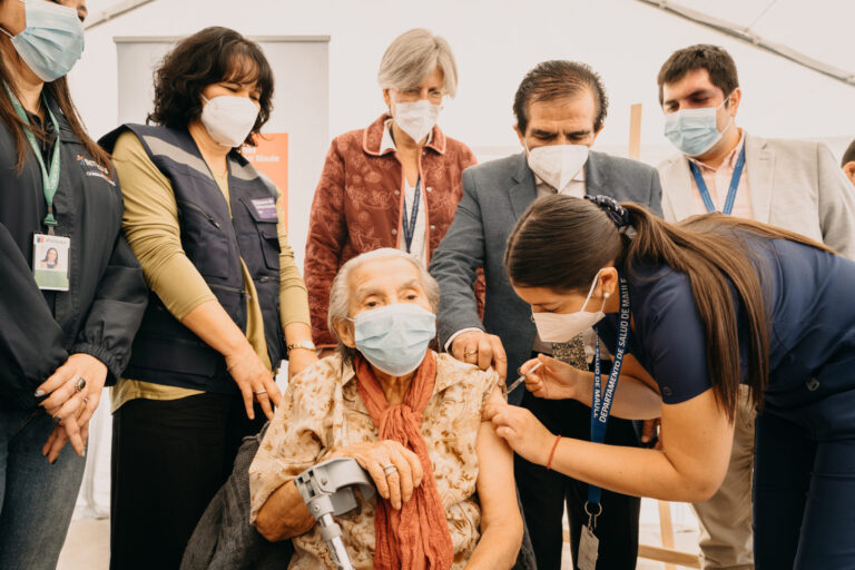 Contra la Influenza y el Covid: Autoridades regionales levantan campaña “Vacúnate con la dupla”