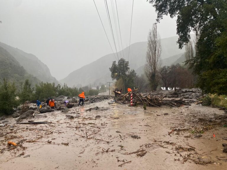 Sistema frontal: suspenden las clases en Pelluhue, Vichuquén y San Clemente