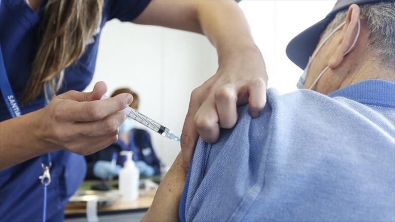 Curepto: Comienza campaña de vacunación para quienes hayan estado expuestos a aguas servidas