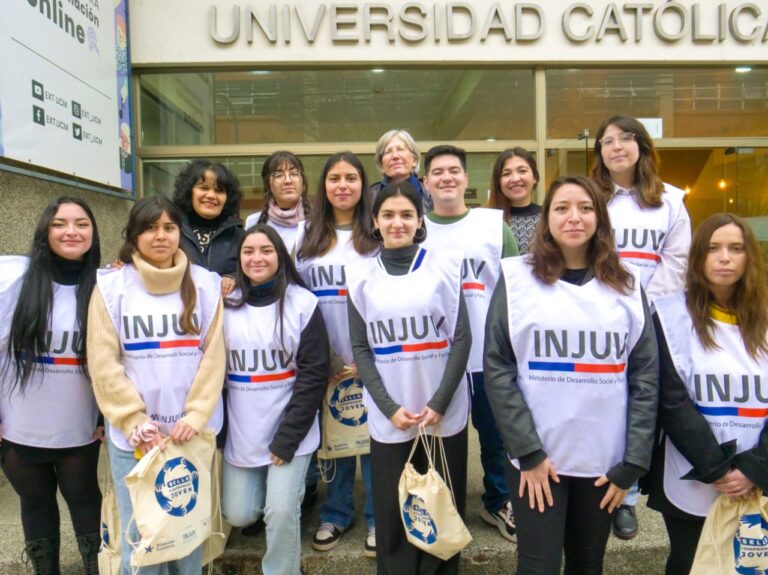 Talca: Capacitan a jóvenes en contención psicológica para ayudar a afectados por las lluvias