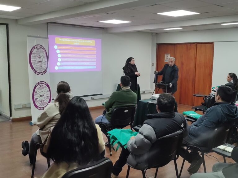 Talca: Funcionarios de Gendarmería participaron de taller de Violencia de Género