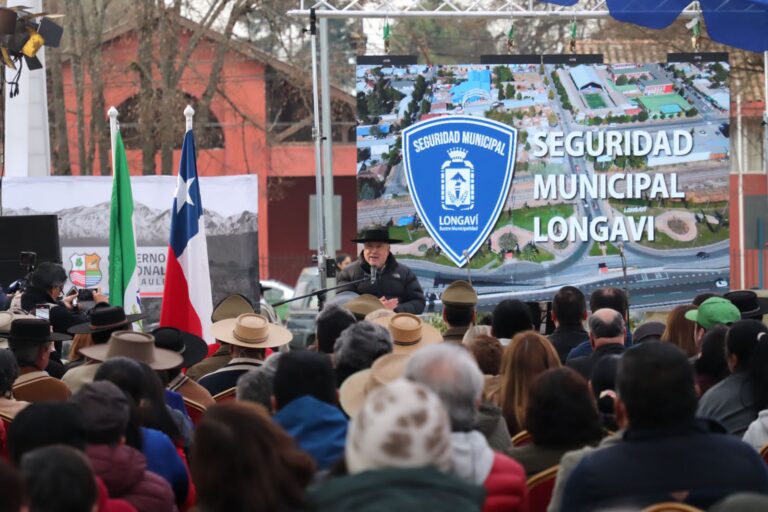 Municipalidad de Longaví inauguró Dirección de Seguridad pública y de Emergencias con 5 nuevas camionetas