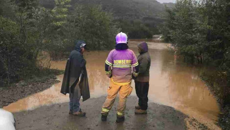 Pencahue: 120 personas aisladas por desborde del Estero Batuco