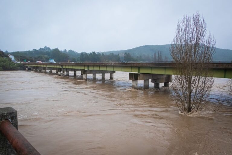 Se declara Alerta Amarilla para San Javier por riesgo de desborde 