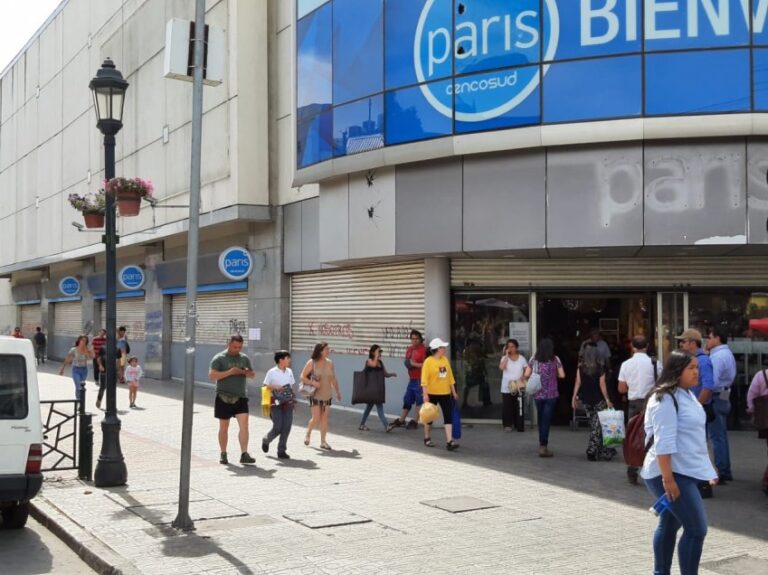 Tienda París cerrará sus puertas en el centro de Talca