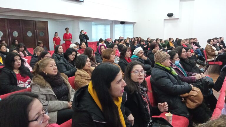 Jefas de Hogar y usuarias de SernamEG participan en curso de “Sexualidad y Erotismo”