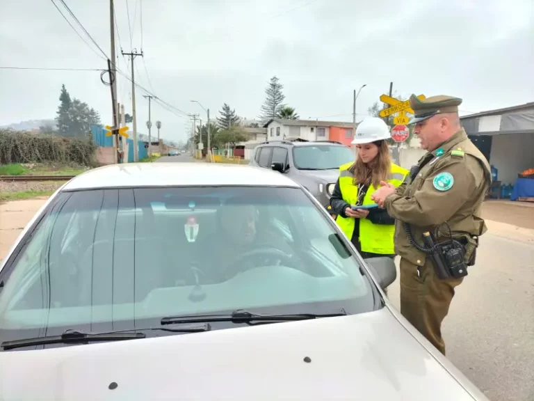 Linares: Carabineros y EFE realizan campaña preventiva en cruces ferroviarios