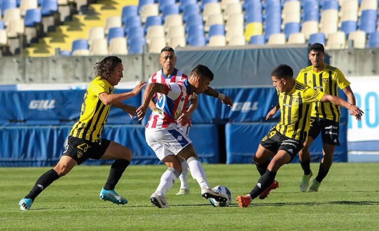 Deportes Linares venció 2-0 a General Velásquez