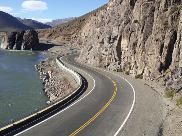 San Clemente: Vecinos del Paso Pehuenche cortan la vía tras cierre de la ruta CH-115