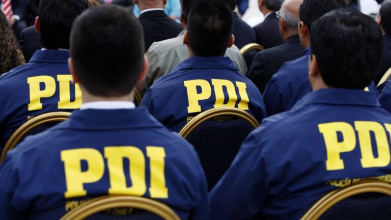 PDI detiene a 2 funcionarios de Brigada Antinarcóticos: estarían vinculados en delitos a ley de drogas