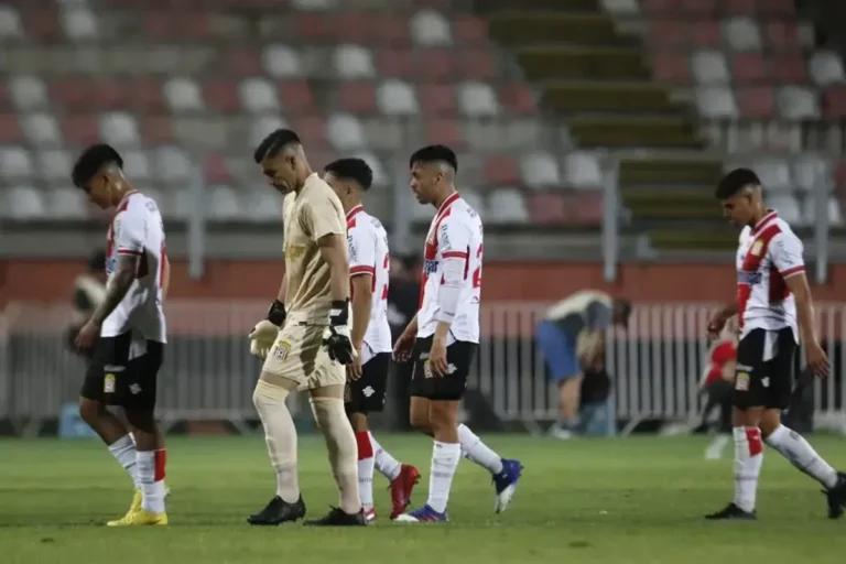 Curicó Unido desciende a Primera B tras sufrir nueva derrota ante Magallanes