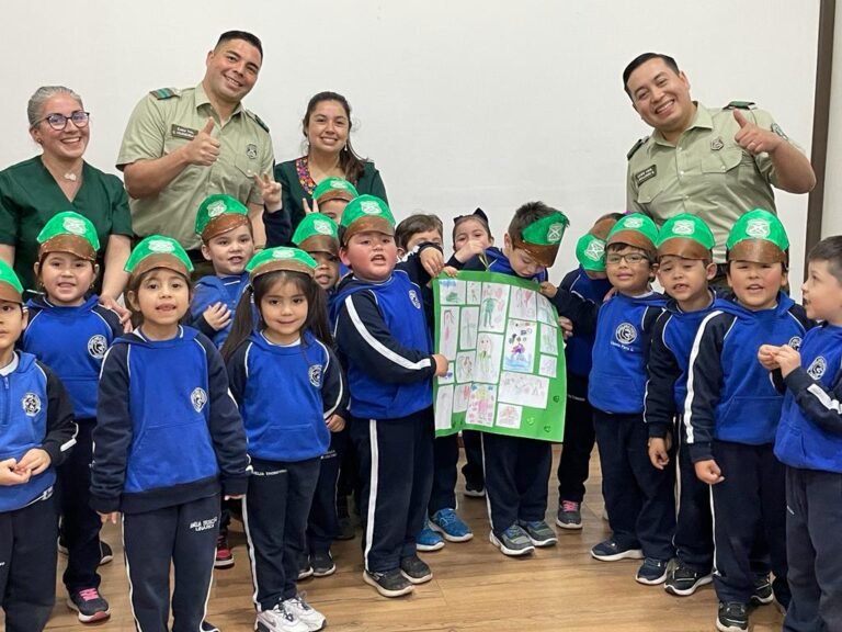 Linares: Estudiantes comparten actividad en la Comisaría de la comuna