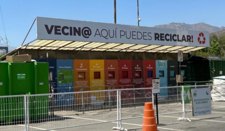 Pelarco recibe camión y contenedores para creación de 4 puntos limpios