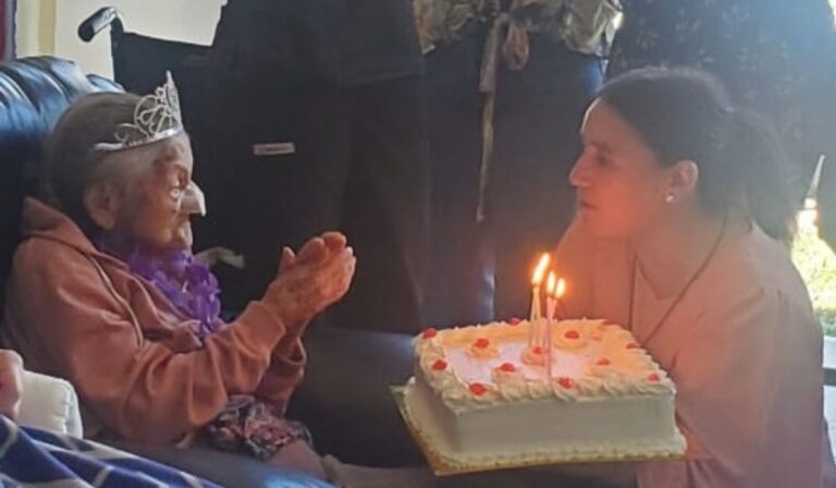 Cauquenes: Mujer mayor celebró su cumpleaños número 107